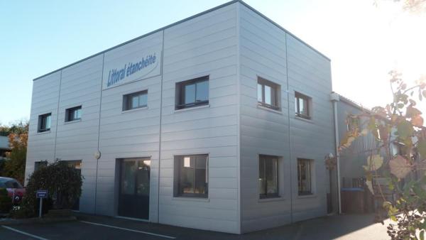 Location local commercial La Rochelle - 137 m² - 1 650 €/mois