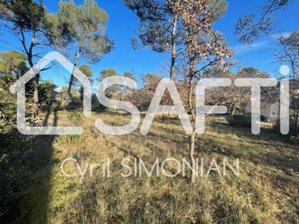 SAINT-MAXIMIN, Terrain à bâtir de 2050 m².