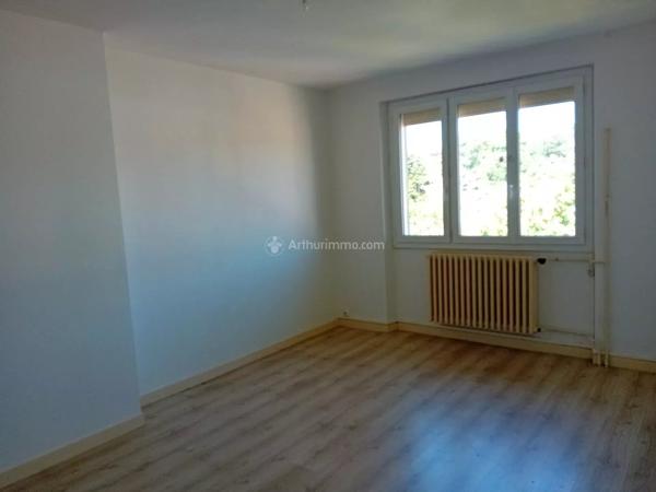 Vente                                                      Maison de ville
                        
                     8 pièces                      167 m2                     à Carmaux