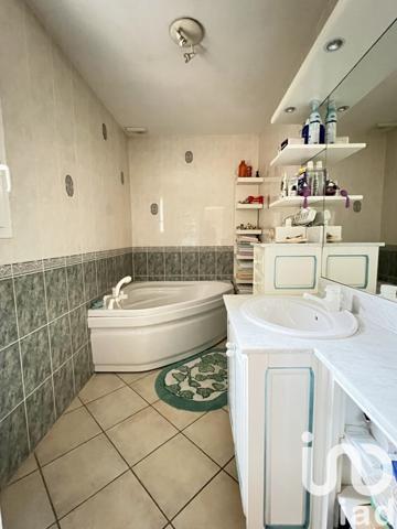 Maison traditionnelle 4 pièces de 126 m² à Lacanau (33680)