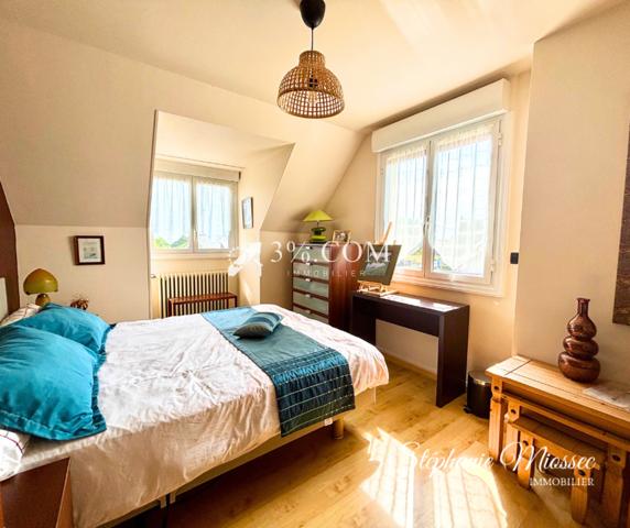 Maison 5 pièce(s) 4 chambre(s) 126 m²