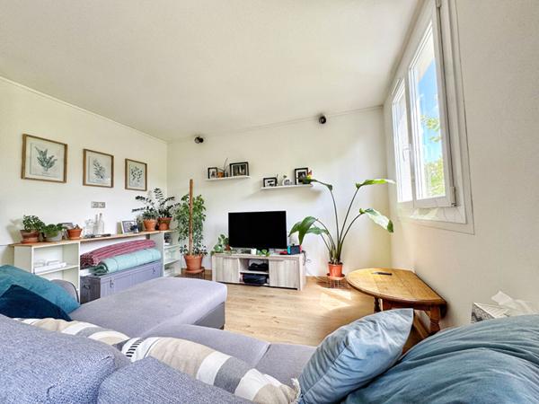 Au coeur du quartier Plein Sud, un superbe appartement T3 entièrement rénové - proche de toute commodité - idéal premier achat.