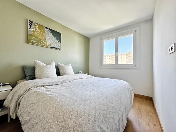 Au coeur du quartier Plein Sud, un superbe appartement T3 entièrement rénové - proche de toute commodité - idéal premier achat.