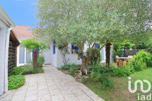 Maison à vendre 9 pièces 178 m² Voisins-le-Bretonneux