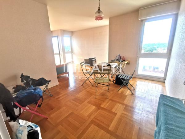 Appartement T3 avec balcon, cave et box en sous-sol à 6mns à pieds de la gare de Melun
