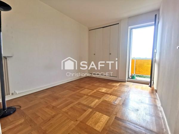 Appartement T3 avec balcon, cave et box en sous-sol à 6mns à pieds de la gare de Melun