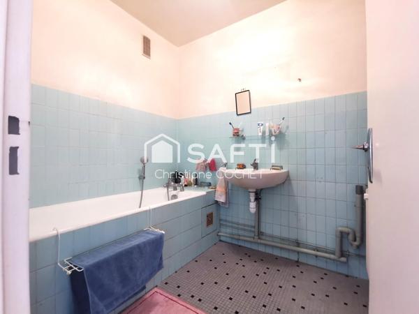 Appartement T3 avec balcon, cave et box en sous-sol à 6mns à pieds de la gare de Melun