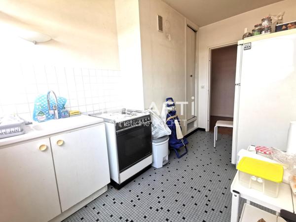 Appartement T3 avec balcon, cave et box en sous-sol à 6mns à pieds de la gare de Melun