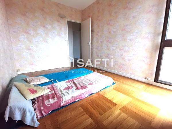 Appartement T3 avec balcon, cave et box en sous-sol à 6mns à pieds de la gare de Melun