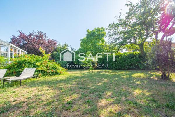 Maison T6 de 174m2 et garage sur parcelle de 1000m2