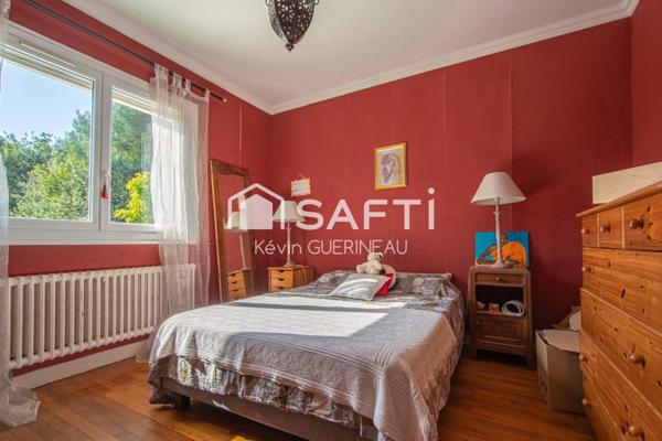 Maison T6 de 174m2 et garage sur parcelle de 1000m2