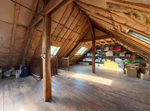 Maison à MALESTROIT, 56140 - 8 pièces 153m²