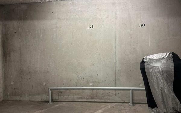 Stationnement à louer