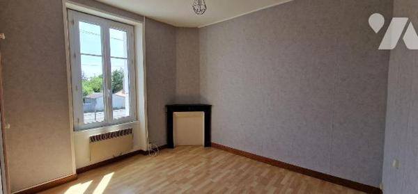 Maison à Vendre à Thouars (79100) en Deux-Sèvres (79)

Nous vous proposons cette maison situé...