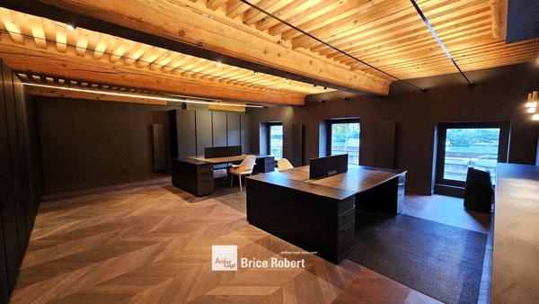 Location bureaux de caractère avec accès métro à Lyon 1er