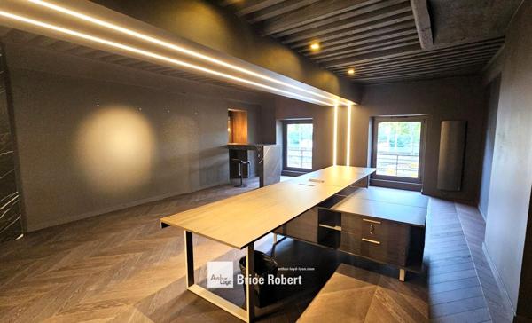 Location bureaux de caractère avec accès métro à Lyon 1er