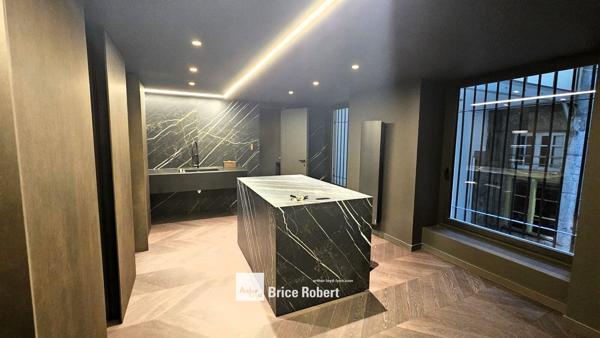 Location bureaux de caractère avec accès métro à Lyon 1er