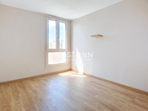 A LOUER Appartement 3 pièces avec parking extérieur et cave