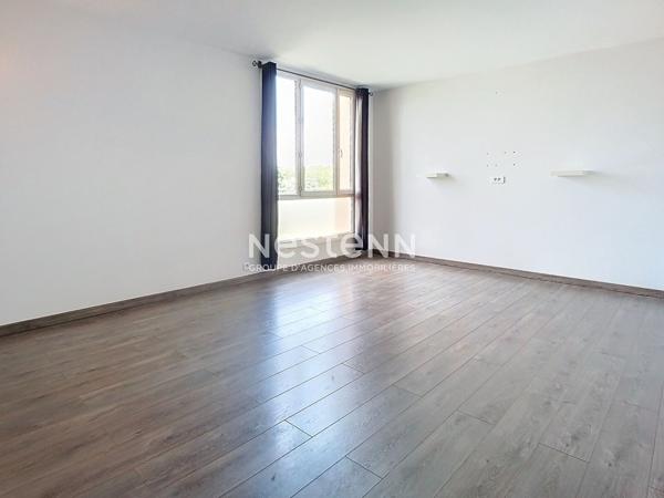 A LOUER Appartement 3 pièces avec parking extérieur et cave