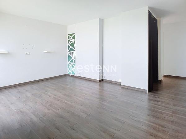 A LOUER Appartement 3 pièces avec parking extérieur et cave