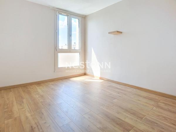 A LOUER Appartement 3 pièces avec parking extérieur et cave