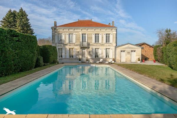 Maison à vendre 664 064 € Saint-Jean-d'Illac 10 p 228 m² DPE D