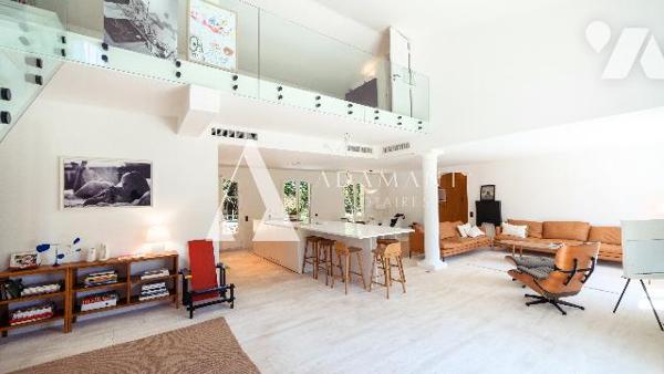 QUARTIER LES SALETTES - LA COLLE SUR LOUP - VILLA ENTIEREMENT RENOVEE