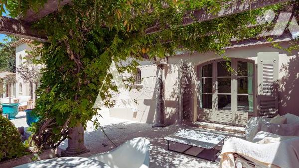 QUARTIER LES SALETTES - LA COLLE SUR LOUP - VILLA ENTIEREMENT RENOVEE