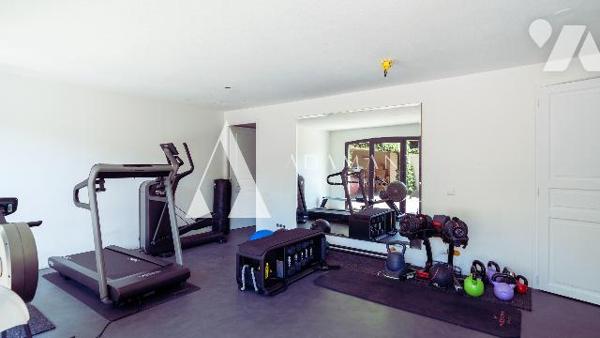 QUARTIER LES SALETTES - LA COLLE SUR LOUP - VILLA ENTIEREMENT RENOVEE