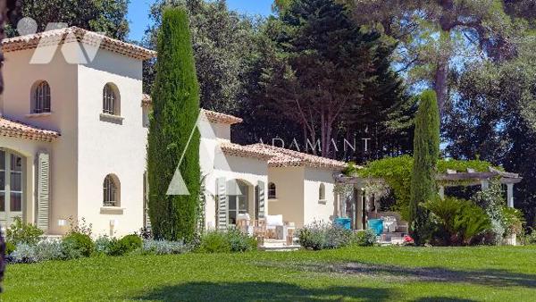 QUARTIER LES SALETTES - LA COLLE SUR LOUP - VILLA ENTIEREMENT RENOVEE