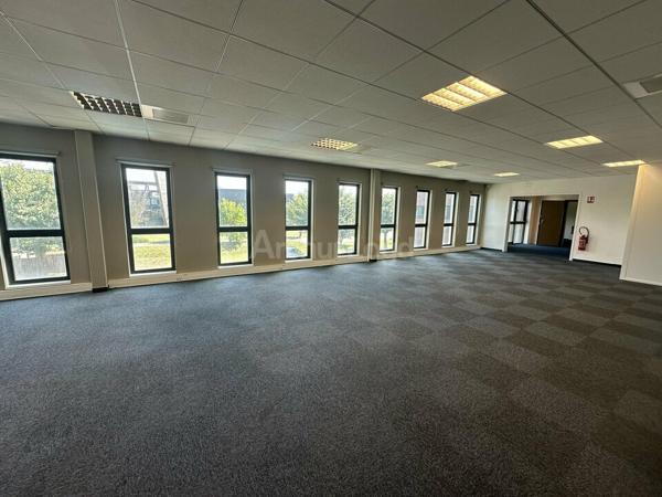 BUREAUX à LOUER de 374 m²
