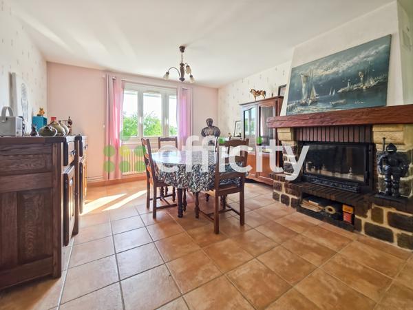 Maison
         5 pièces
        - 84 m² Exclusivité 170 000 € *