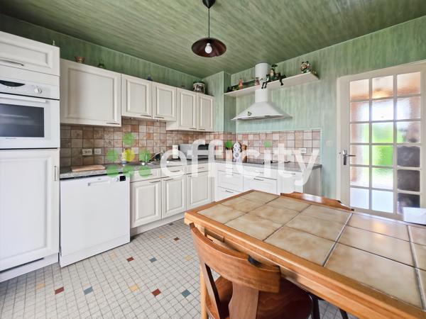 Maison
         5 pièces
        - 84 m² Exclusivité 170 000 € *