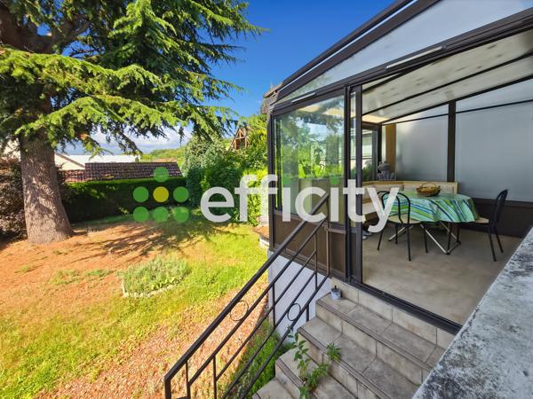 Maison
         5 pièces
        - 84 m² Exclusivité 170 000 € *
