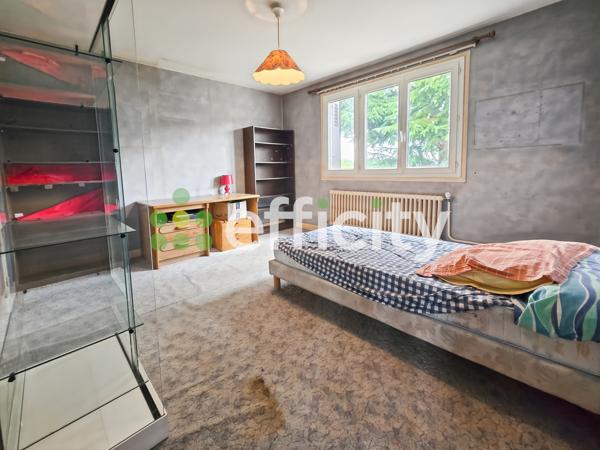 Maison
         5 pièces
        - 84 m² Exclusivité 170 000 € *