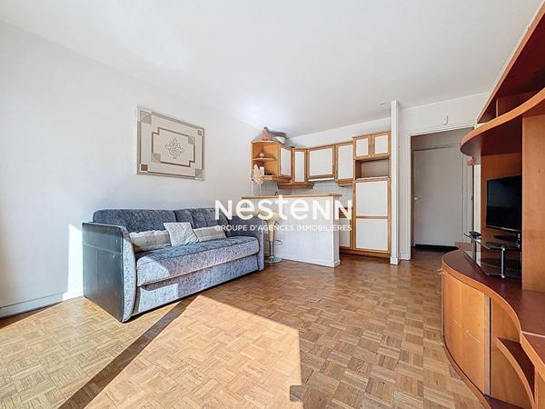 PARIS - AUTEUIL SUD - RUE BOILEAU - Studio de 23,66 m² avec balcon et cave