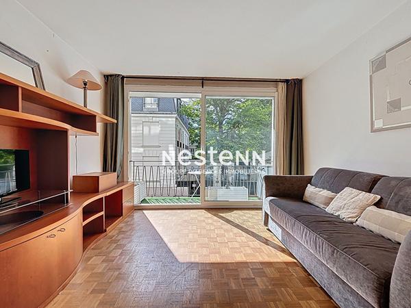 PARIS - AUTEUIL SUD - RUE BOILEAU - Studio de 23,66 m² avec balcon et cave