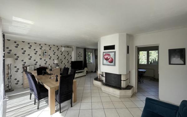 Maison à vendre    5 pièces •  Mours-Saint-Eusèbe