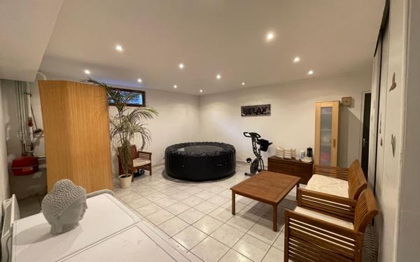 Maison à vendre    5 pièces •  Mours-Saint-Eusèbe