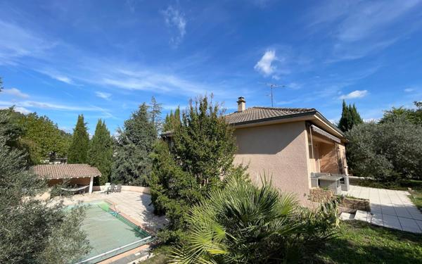 Maison à vendre    5 pièces •  Mours-Saint-Eusèbe