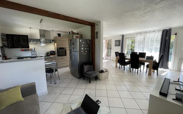 Maison à vendre    5 pièces •  Mours-Saint-Eusèbe