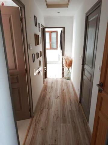 Maison
                                                                                                                                                                                                                                                                                                                        7 pièce(s)                                                                                                                                                                                                          5 chambre(s)                                                                                                                                                                                                          141.56  m²