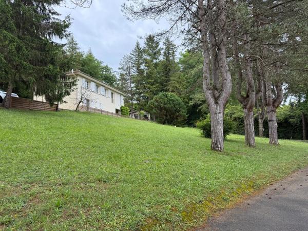 Maison à vendre 7 pièces - 190 m2 - Garage - Piscine - 8 000 m2 de terrain
