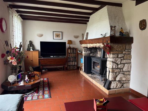 Maison à vendre 7 pièces - 190 m2 - Garage - Piscine - 8 000 m2 de terrain
