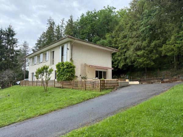 Maison à vendre 7 pièces - 190 m2 - Garage - Piscine - 8 000 m2 de terrain