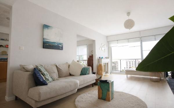 Appartement à vendre    3 pièces •  Bordeaux