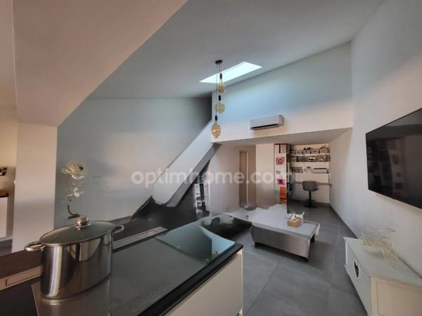 Coup de cœur à Port-de-Bouc - Maison Rénovée, Vue Mer et Proximité Plages !