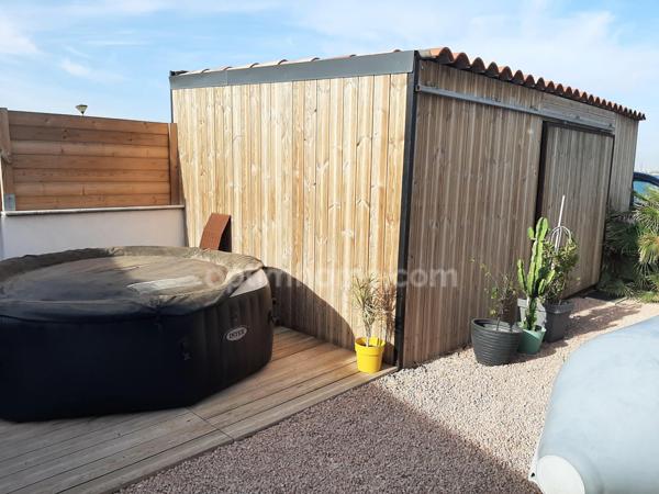 Coup de cœur à Port-de-Bouc - Maison Rénovée, Vue Mer et Proximité Plages !