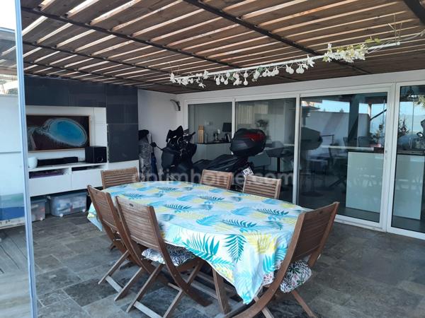 Coup de cœur à Port-de-Bouc - Maison Rénovée, Vue Mer et Proximité Plages !