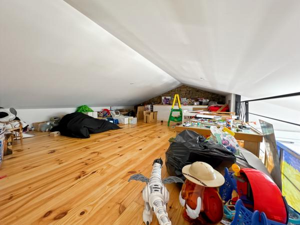 Trévoux (01600) Magnifique T3 avec mezzanine dans un bâtiment historique de Trévoux